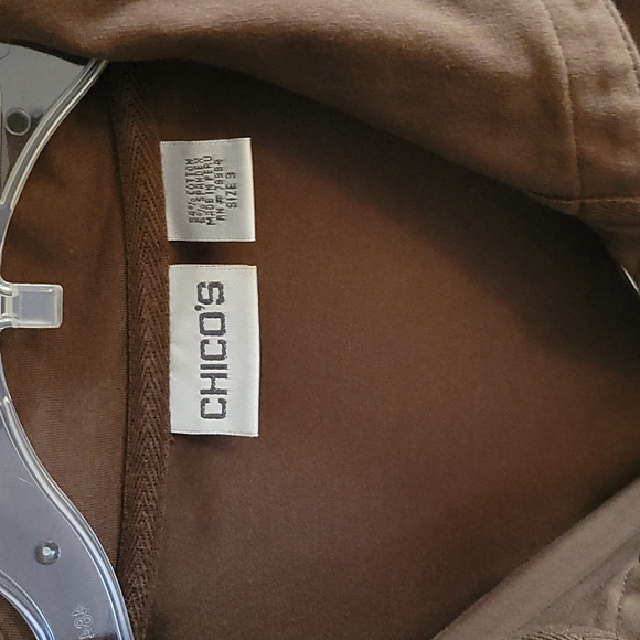 Chicos top with snaps.  94% cotton 6% spandex.  Size 3.  Worn twice. - Picture 3 of 3